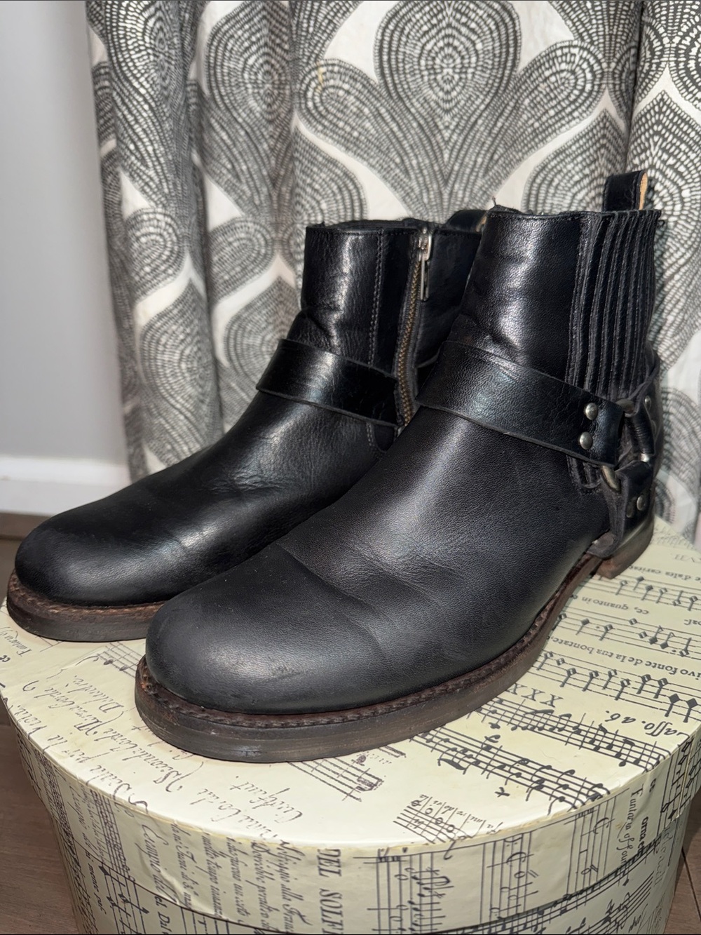 EUC Frye Veronica Black Leather Harness Ankle Boots - Women’s Size 9